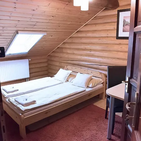 Medora Park - Bagolyvár Rönkház Affittacamere 3*